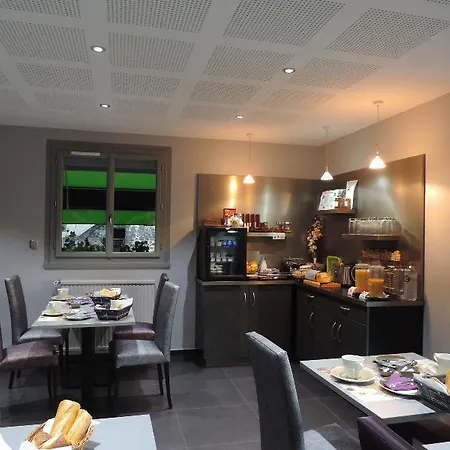 Logis Auv'hôtel Hotel 3*