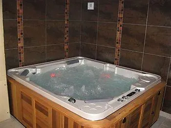 Hotel Logis Auv'hôtel 3*