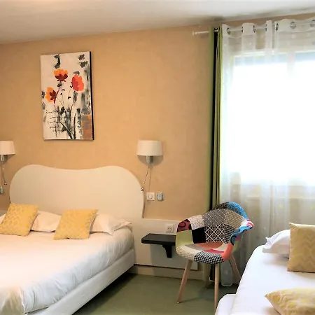 فندق Logis Auv'hotel 3*