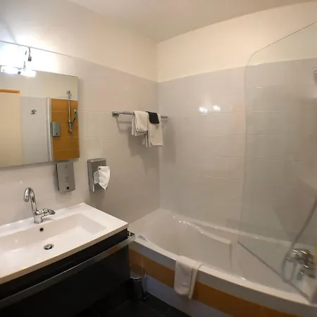 Logis Auv'hôtel 3*