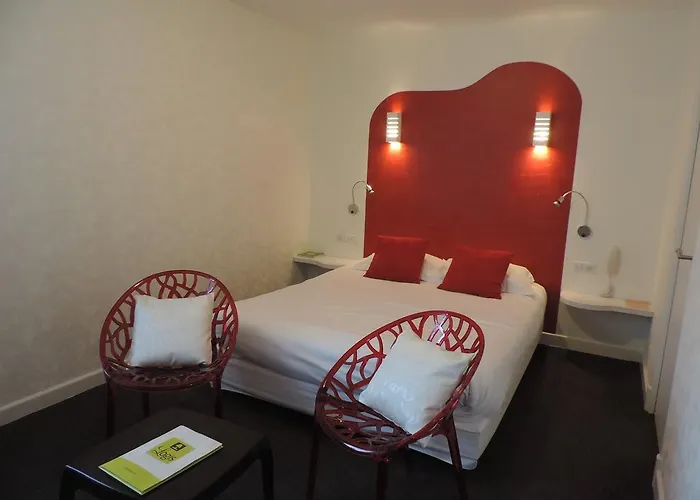 Logis Auv'hotel 3* Морьяк