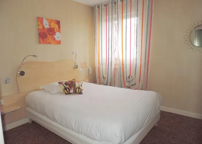 Logis Auv'hotel Морьяк