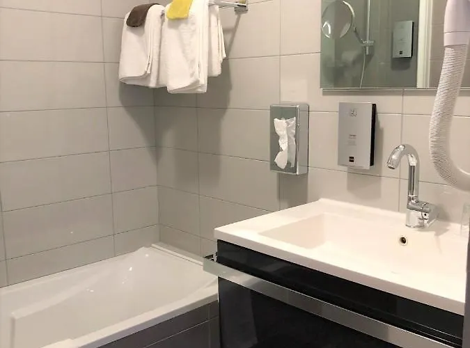 Logis Auv'hotel 3* Морьяк